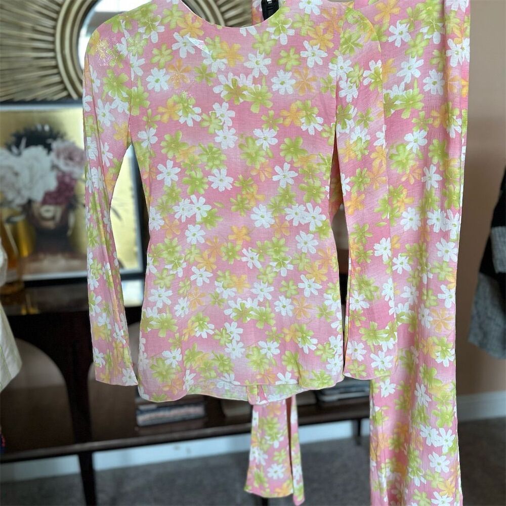 Arizona Women's M Vintage Floral Long Sleeve Pajama Set Pink Daisy Print